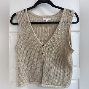 Blu Pepper Beige Knit Top vest
